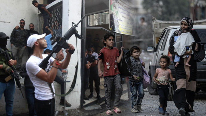 FOTO: Hamás jde i proti vlastním lidem. – stránka 89