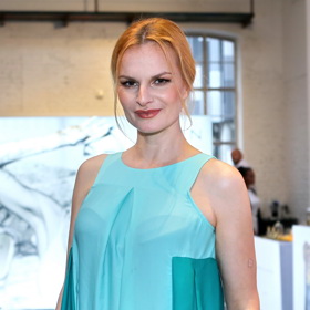 Iva Pazderková říká, že co se týká kosmetických produktů, oblíbila si jejich miniatury vhodné do kabelek.