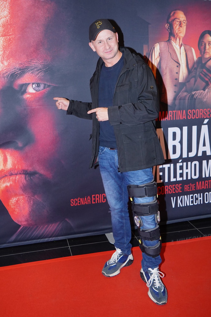 FOTO: Ani zranění neodradí od zhlédnutí snímku. – stránka 665