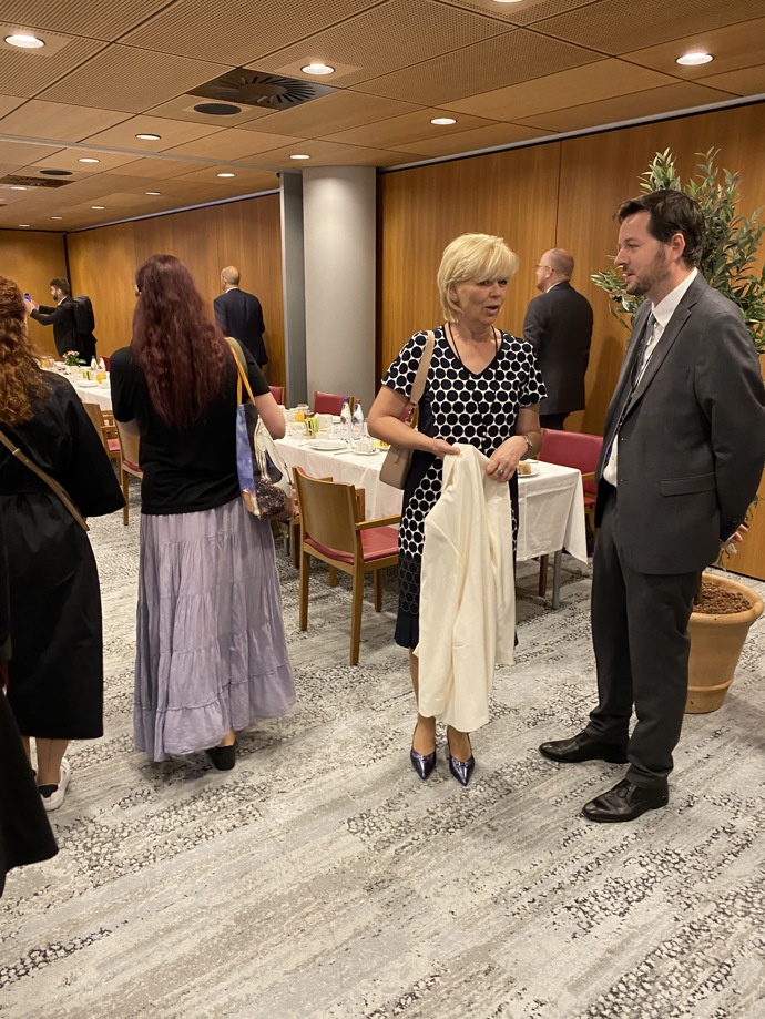 FOTO: První dáma Eva Pavlová v černých šatech. – stránka 1114