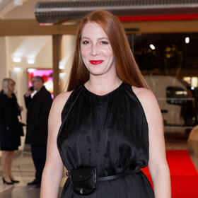 Nikol to moc slušelo. 