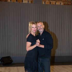 Tým StarDance postavil Ivanu Chýlkovou do páru 190 cm vysokého Jana Tománka. Herečka si konečně může dopřát podpatky.