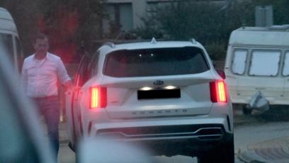 FOTO: Jaromír Soukup přivezl Rozárku k domu své expartnerky Agáty Hanychové.