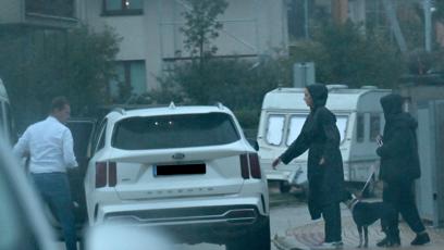 FOTO: Po Soukupově příjezdu chtěla Agáta okamžitě otevřít dveře od jeho auta a vzít si Rozárku. Udržela se.