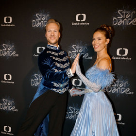 Eva Adamczyková zatancovala ve druhém přímém přenosu StarDance valčík.