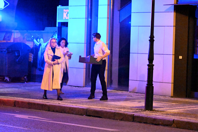 FOTO: Na premiéře byl nutný zásah záchranné služby. – stránka 724