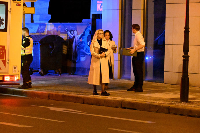 FOTO: Na premiéře byl nutný zásah záchranné služby. – stránka 722