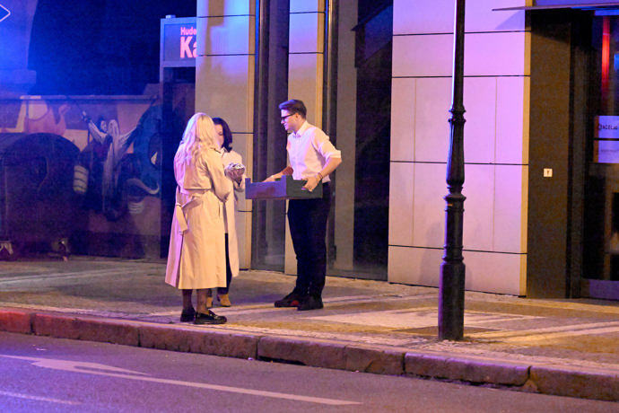 FOTO: Na premiéře byl nutný zásah záchranné služby. – stránka 721