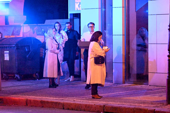 FOTO: Na premiéře byl nutný zásah záchranné služby. – stránka 716