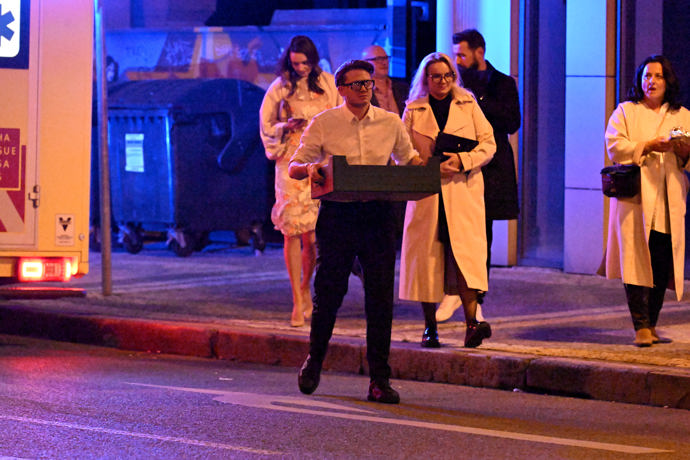 FOTO: Na premiéře byl nutný zásah záchranné služby. – stránka 705