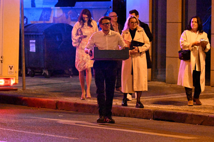 FOTO: Na premiéře byl nutný zásah záchranné služby. – stránka 704