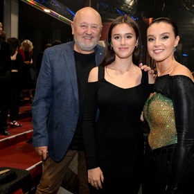 Oporou Ivy Kubelkové byli v prvním kole StarDance životní partner Georg Jirasek a mladší dcera Karolína.