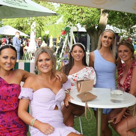 Návštěva dostihů v Austrálii je zkrátka velká společenská událost.