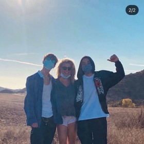 Chybět v knize samozřejmě nesmí ani třináctileté období, které zpěvačka strávila v opatrovnictví svého otce. Tomu se podvolila a v něm sekala latinu jen proto, aby se mohla vídat se svými dvěma syny Seanem Prestonem a Jaydenem (na snímku).