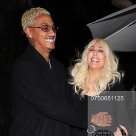 Cher na partnerovi, který je mladší o celých 40 let, miluje hlavně to, že ji dokáže rozesmát.