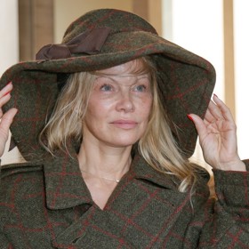 Hvězda Pobřežní hlídky si s vráskami v posledních letech hlavu neláme.