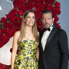 Podle všeho s tím souvisí infarkt, který prodělal před šesti lety. Tehdy ho pohotovým zákrokem zachránila o 23 let mladší přítelkyně Nicole Kimpel (na snímku). Herec se od té doby dívá na život i kariéru jinou optikou.