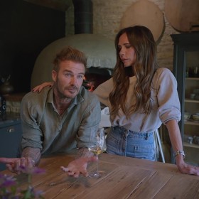 Na Netflixu se objevila nová dokumentární série Beckham, která mapuje vzestupy a pády fotbalové legendy Davida Beckhama.
