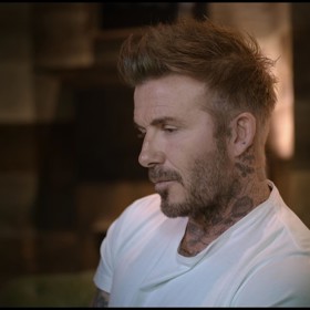 Bývalý fotbalista otevřeně vypráví o období hlubokých depresí a útoků na jeho osobu. A nechybí ani vzpomínky na dětství a perličky od Davidových rodičů...