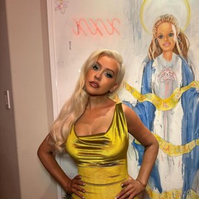 Na nejnovějším snímku se Christina Aguilera pyšní sexy křivkami, ke kterým došla duhovou dietou.