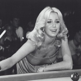 Suzanne Somers určitě patřila ke kráskám, na které se nezapomíná. A to až do pozdního věku. V životě to ale neměla jednoduché. S rakovinou, které v neděli 15. října podlehla, se prala už před 23 lety. Tehdy ještě vyhrála.