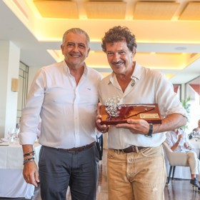 Herec Antonio Banderas se představil na večírku v rodné Málaze a byl prakticky k nepoznání.