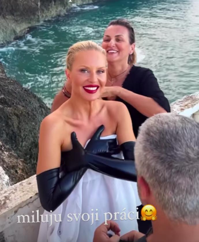 FOTO: Modelka Simona Krainová nafotila kalendář plný sexy fotek. – stránka 498