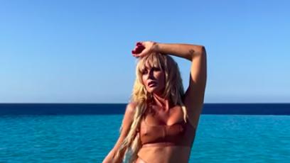 FOTO: Simona Krainová má i v padesáti letech dokonalou postavu.