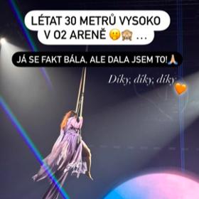 Předvedla dechberoucí show plnou nápaditých kousků. Farna předvedla akrobacii a vznášela se 30 metrů nad zemí. 