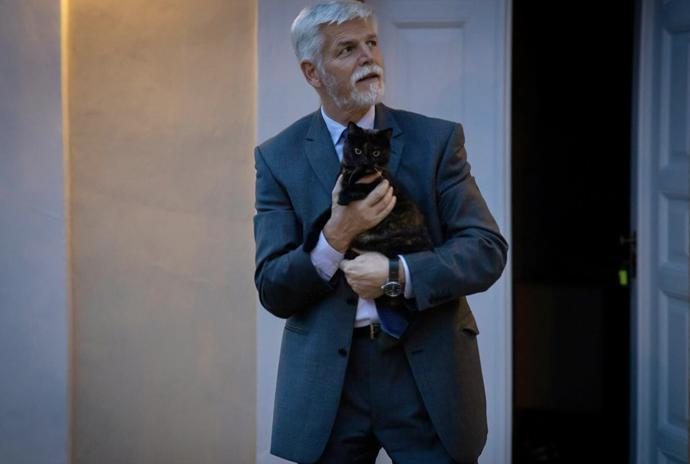 FOTO: Prezident Petr Pavel s Mickou. – stránka 2407