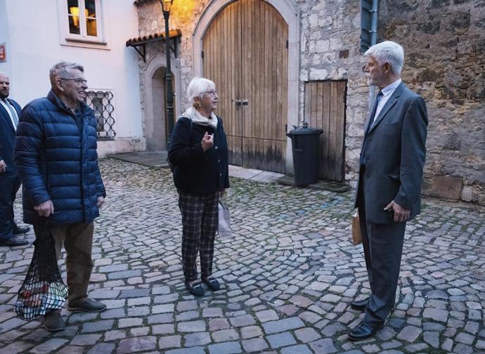 FOTO: Prezident Petr Pavel našel Micce nový domov. – stránka 2405