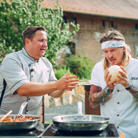 I sami kuchaři si soutěž užívají.