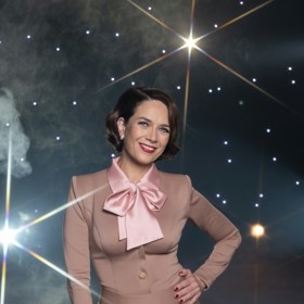 O její dokonalý make-up se například stará make-up artista Pavel Bauer.