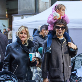 Emma Smetana a Jordan Haj dorazili s oběma dcerami.