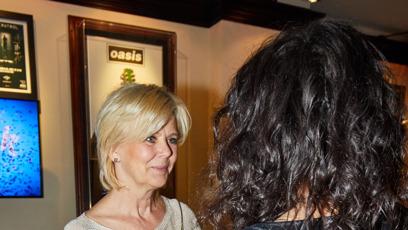 FOTO: Eva Pavlová ve společnosti manželky Radka Bangy, Veroniky. Dámy si dlouze povídaly.