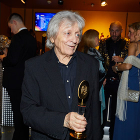 Václav Neckář si večer skvěle užíval.