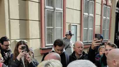 FOTO: Petr Pavel a Eva Pavlová zapálili svíčku.