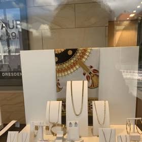 Touto fotografií pár oznámil skrze sociální sítě své zasnoubení.