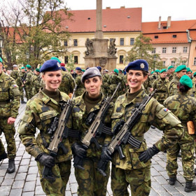 Lenka se svými kolegyněmi. 