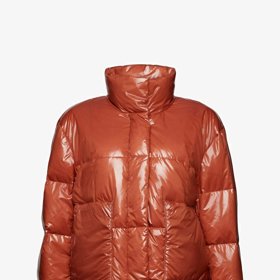 Péřová lesklá bunda Esprit, 5 699 Kč