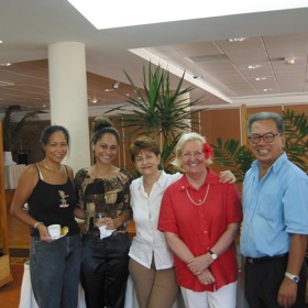 Michèle Boiron se setkává s lékárníky po celém světě, zavítala také na Tahiti.