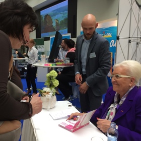 Michèle Boiron přednášela v roce 2017 na homeopatické konferenci v Praze.