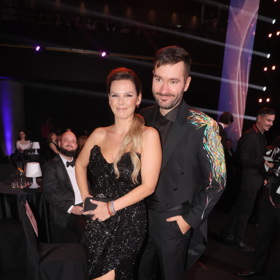 Marek Ztracený si zašel ke kadeřníkovi a vynesl originální sako od návrhářského dua Poner.