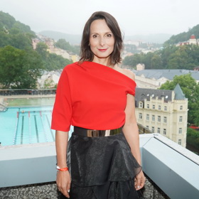 Herečka Zdeňka Žádníková Volencová našla další životní náplň - zkrášluje české nemocnice.