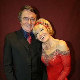 V roce 2006 bylo herečce Janě Švandové 59 let. Na archivním snímku s baletním mistrem Vlastimilem Harapesem, který zasedl v porotě.