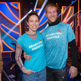 Eva Adamczyková a Jakub Mazůch jsou po náročných trénincích stále plní energie.