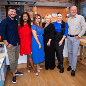 Víkendová Snídaně nemusí být nuda, jak dokazuje parta skvělých moderátorů.