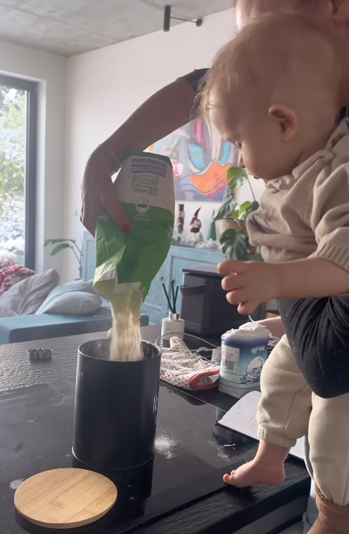 FOTO: Agáta Hanychová opět ukazuje děti. – stránka 1958