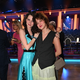 Sestra Dariji Pavlovičové má vystudovanou taneční konzervatoř.