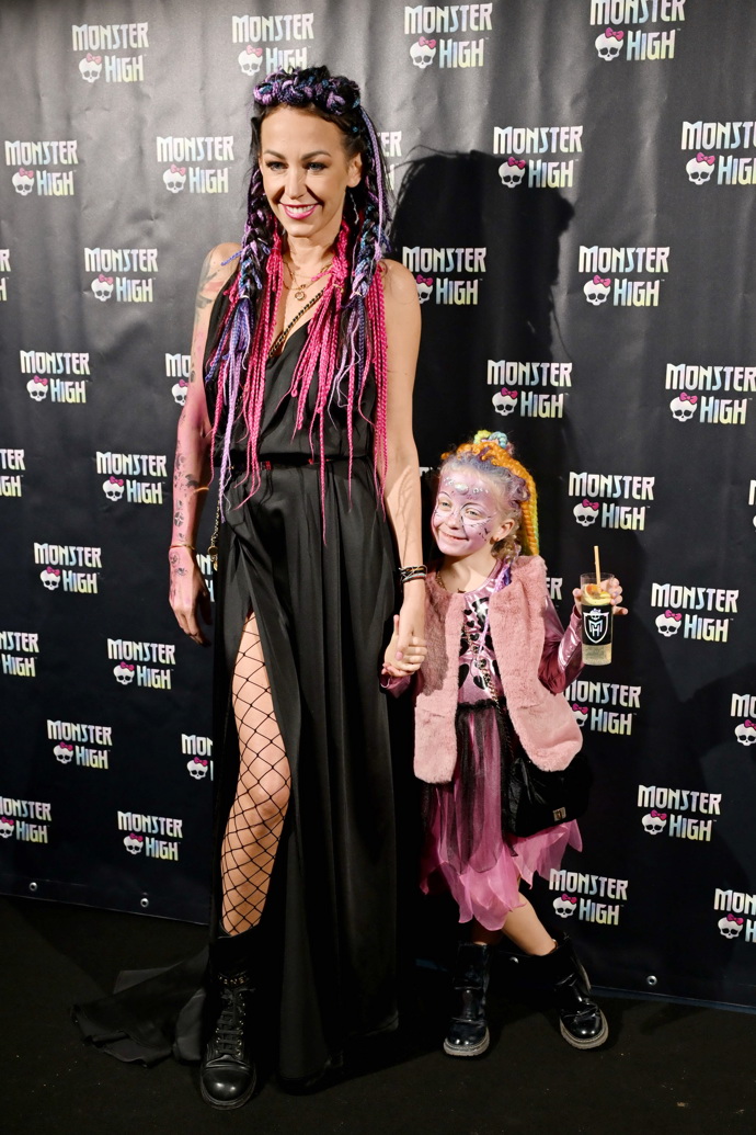 FOTO: Agáta dorazila i s dcerou Miou. – stránka 2039